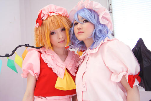 Touhou Project 08: Imperishable Night - It's COSPLAY time!